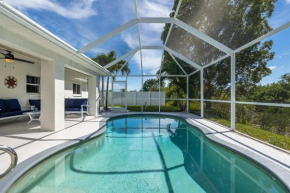 Heated Pool, Waterfront, Quiet, restaurants, beaches, sleeps 6-Villa Cape Haven